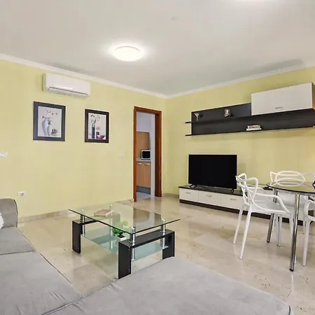 Ng La Salle - Apartment